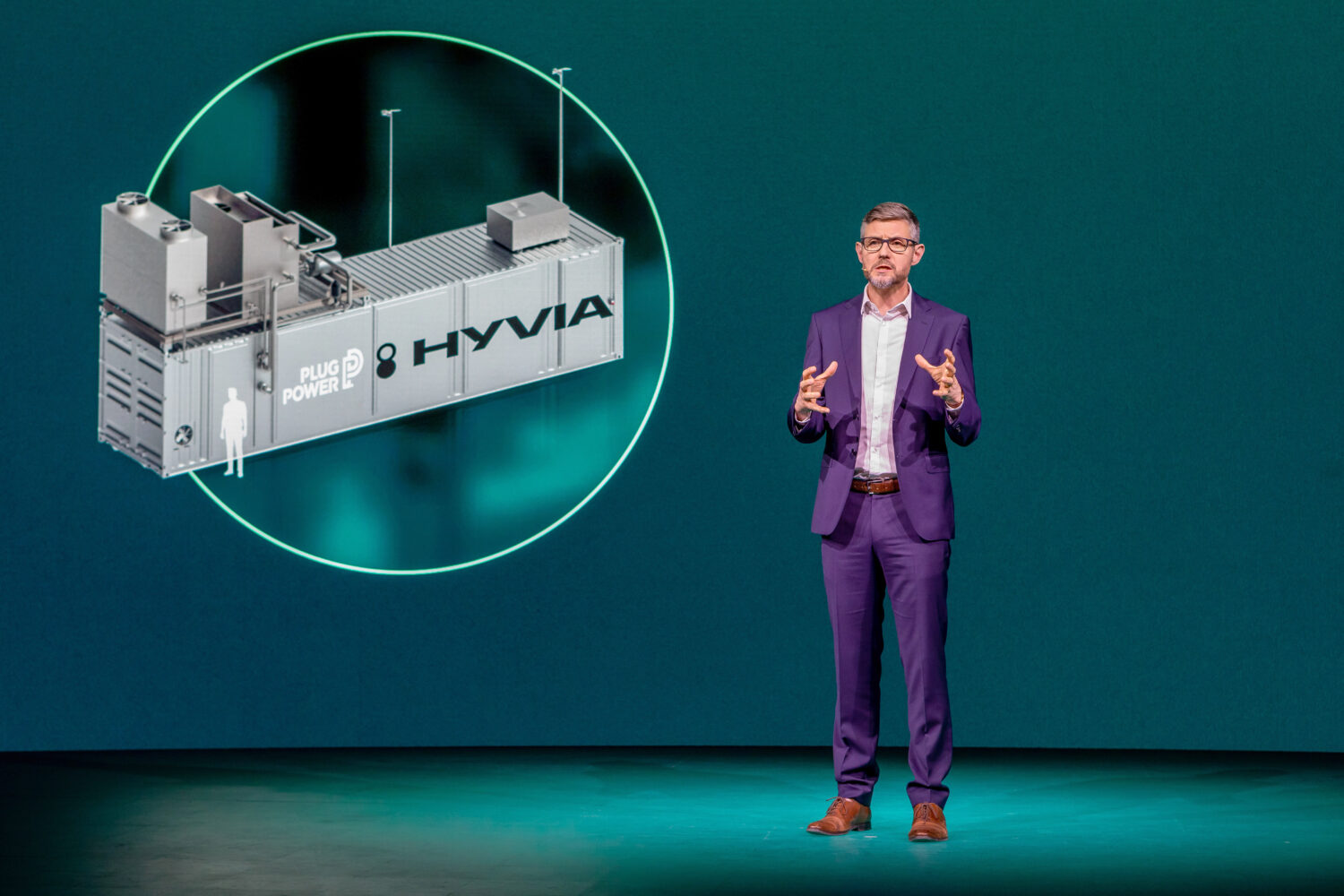 2021 - HYVIA: The new path to green hydrogen mobility